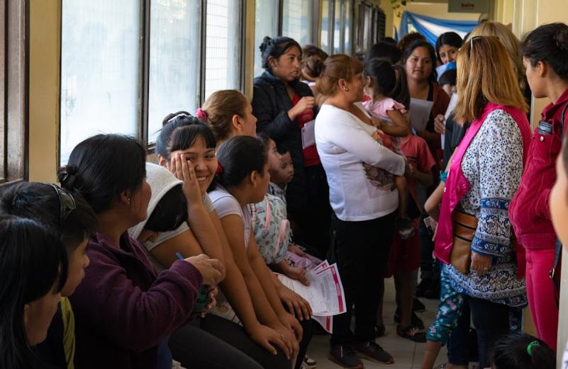 CIC B° Solidaridad: Largas Filas Para Trámites De Certificado Escolar