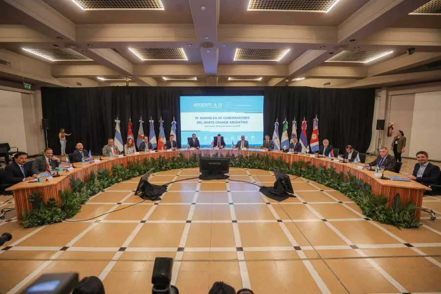 4957-saenz-planteo-la-descentralizacion-del-acceso-a-los-recursos-para-combatir-el-fuego-en-el-noa-y-nea