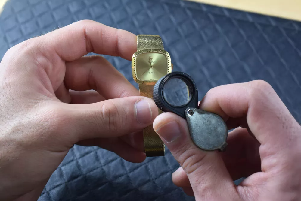 Francisco manos-reloj