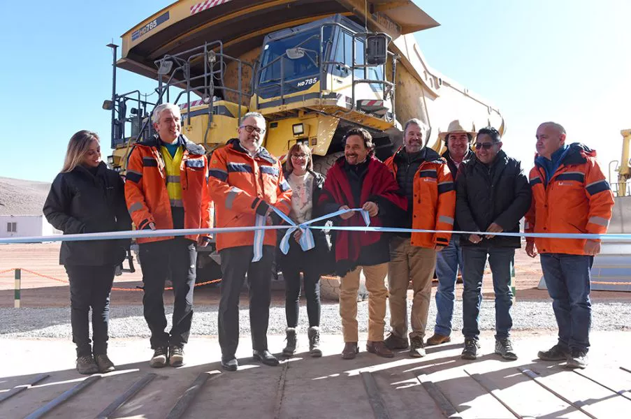 82214-mina-lindero-saenz-y-autoridades-de-mansfield-minera-inauguraron-la-primera-operacion-aurifera-de-salta