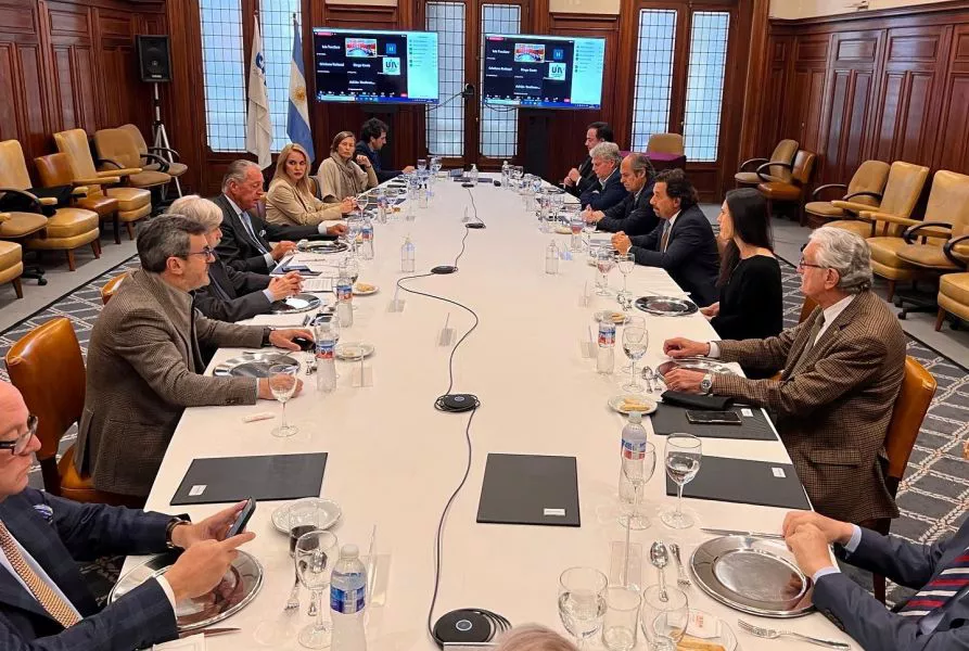 3252-reunion-del-gobernador-saenz-con-la-union-industrial-argentina-y-autoridades-20220628172526