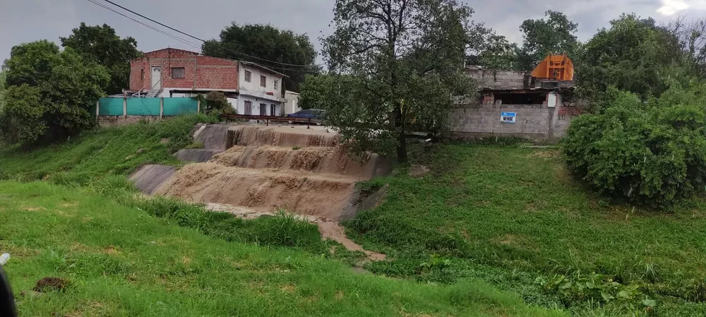 b82ef893-1790-495a-a0e5-a777efde42bc