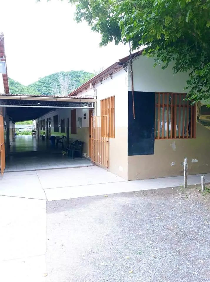 33b5f5fb-2499-4c51-9b04-e306a501e264