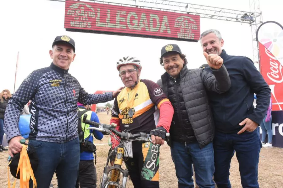 3011-en-el-parque-bicentenario-saenz-compartio-con-miles-de-familias-una-jornada-deportiva-y-recreativa-20220605172329