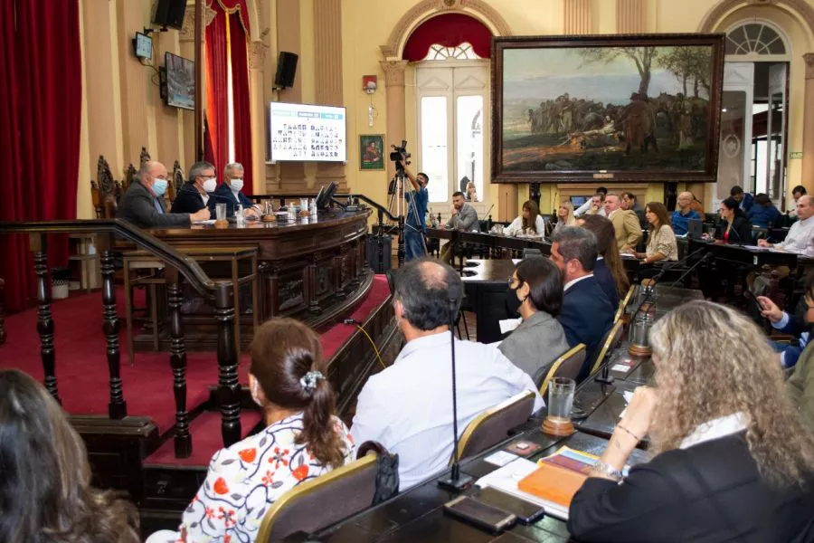 2493-cornejo-brindo-un-informe-de-gestion-y-planificacion-de-seguridad-y-justicia