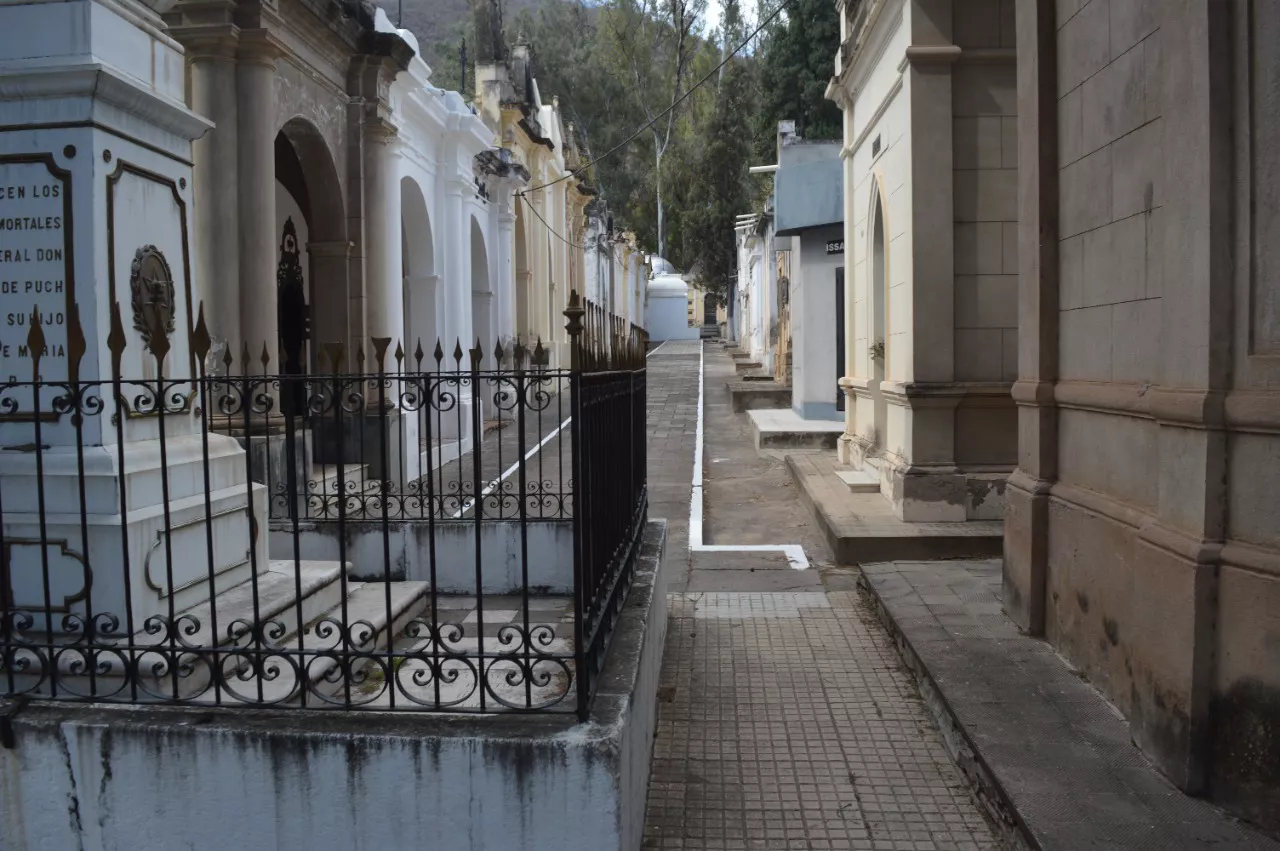 cementerio-de-la-santa-cruz-10