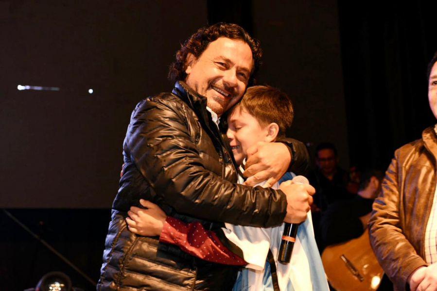 6825-el-gobernador-saenz-compartio-con-el-pueblo-de-pichanal-el-cierre-del-festi-san-jorge