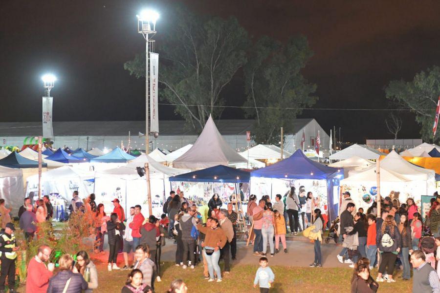 6697-el-gobernador-saenz-recorrio-la-feria-potencia