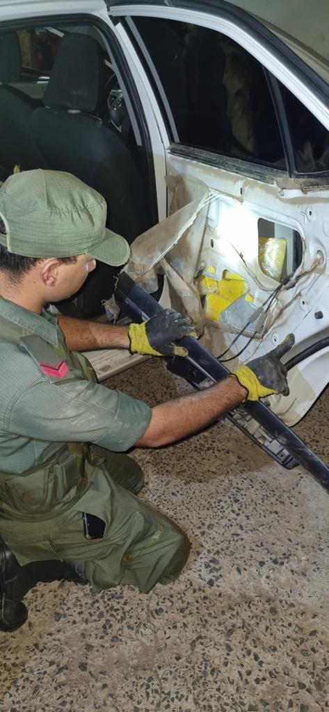 acondiciono_54_kilos_de_cocaina_en_las_puertas_y_tanque_de_combustible_de_un_rodado_2