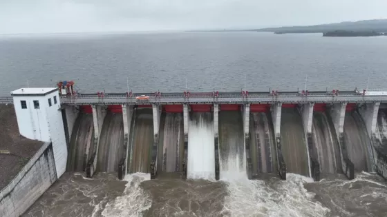 106215-defensa-civil-monitorea-la-apertura-de-las-compuertas-del-dique-el-tunal