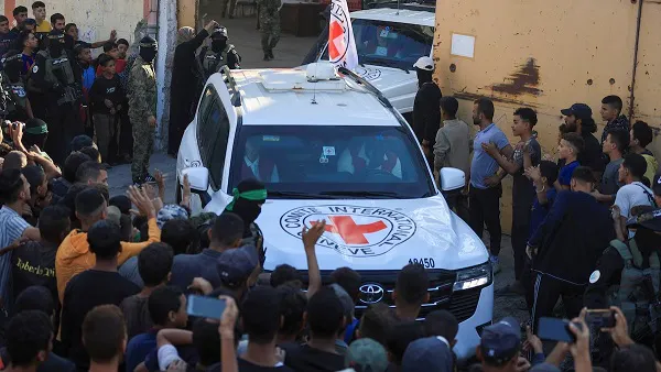 Hamas-libero-20-rehenes-vivos