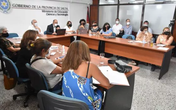 80894-la-provincia-ofrecio-el-45-de-incremento-salarial-a-docentes-20220226000534