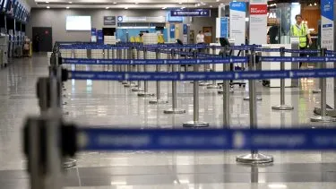 vuelos-cancelados-aerolineas-argentinas-paro-aeronauticos-controladores-aereos