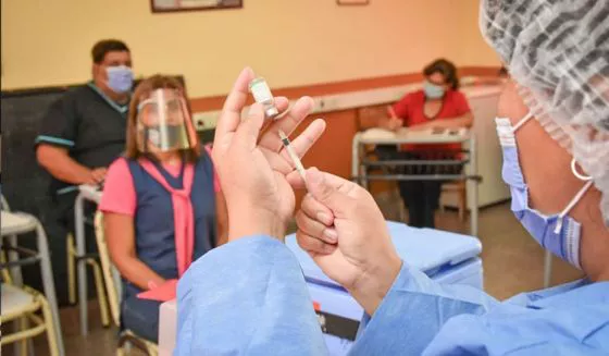 82595-maniana-funcionaran-seis-puestos-moviles-de-vacunacion-en-la-capital