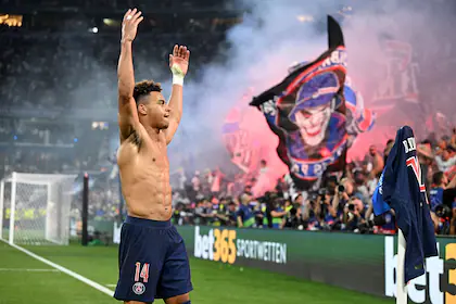 la-celebracion-de-desire-doue-tras-anotar-el-gol-HPXVMUXMZBEIBAB7V3VZKSVAOA