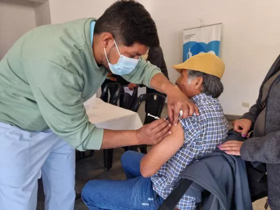 84673-se-aplicaran-vacunas-contra-covid-19-y-antigripales-durante-el-fin-de-semana-en-la-ciudad-de-salta
