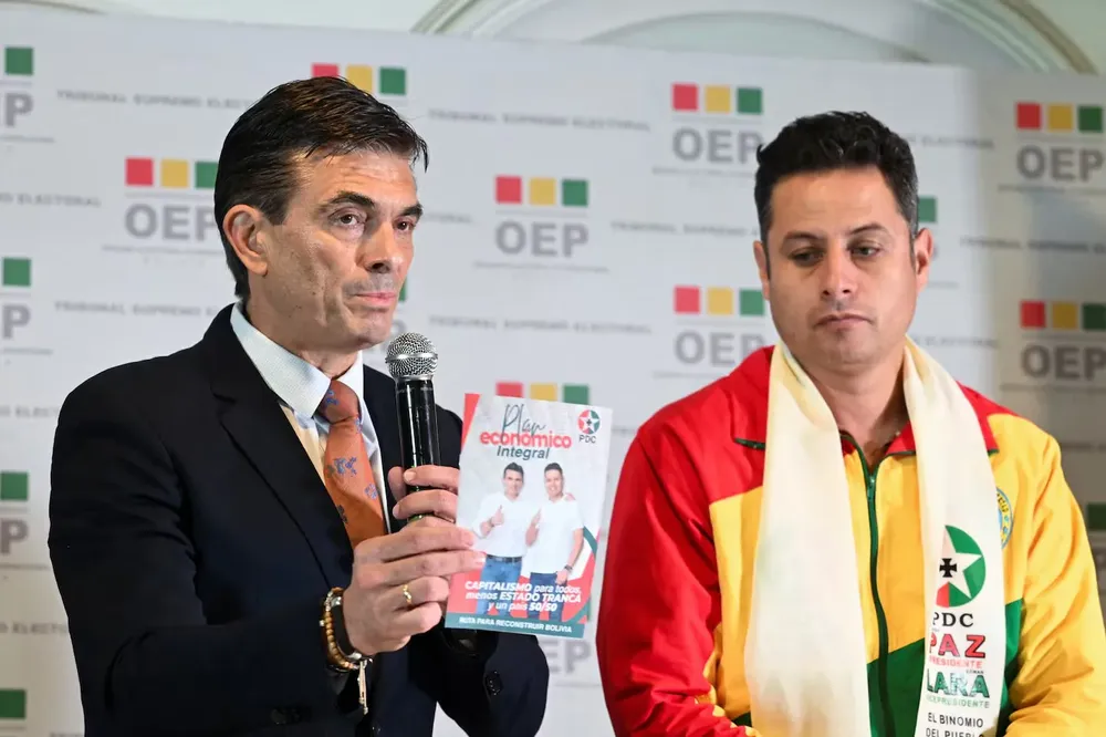rodrigo-paz-y-edman-lara-durante-la-campana-foto-reutersclaudia-morales-T65E5PXN35HM6AZTKGPAC5XWMA