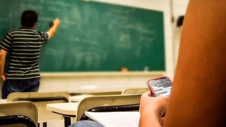 celulares-escuelas-768x432