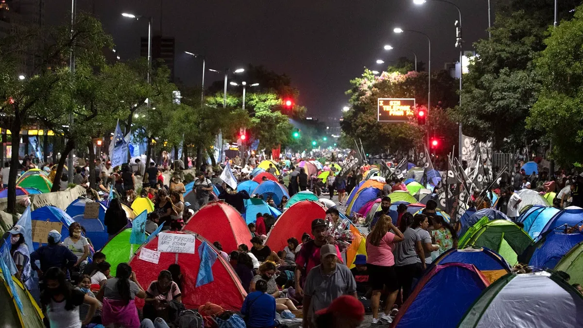 el-acampe-piquetero-en-la___orzlxrrw5_1200x630__1webp