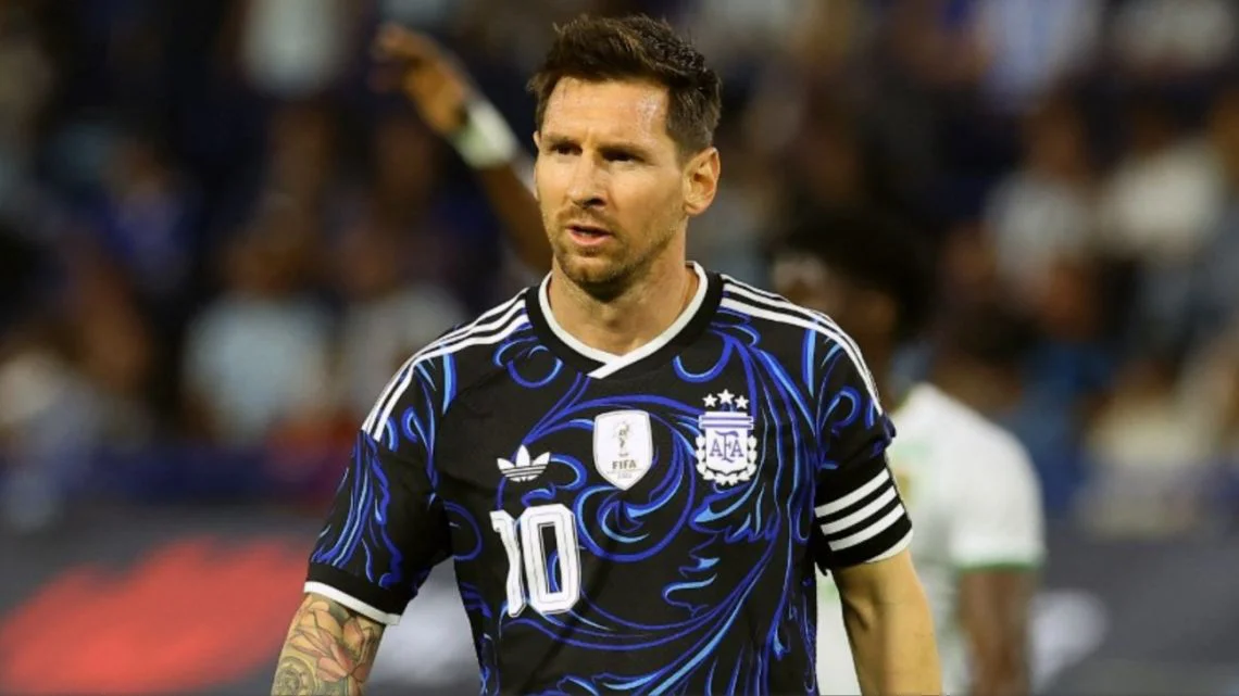 lionel-andres-messi-con-la-seleccion-argentina-2212429