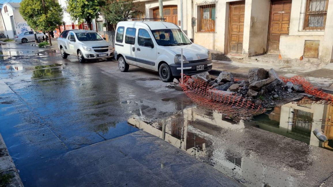 80164-una-perdida-cloacal-lleva-dos-anios-sin-respuestas-de-aguas-del-norte