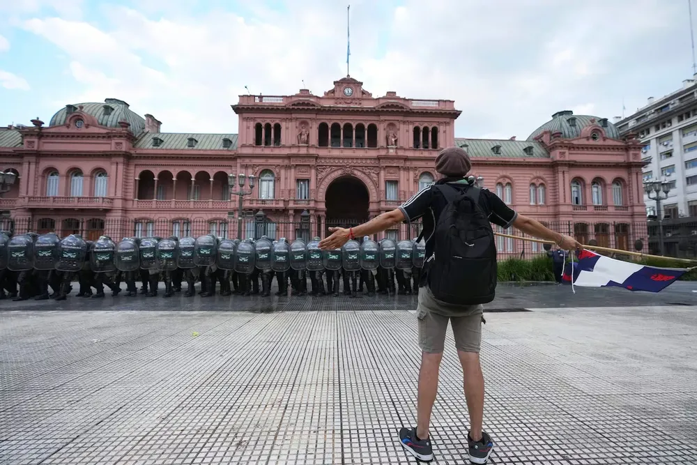 el-gobierno-responsabilizo-a-los-barras-el-kirchnerismo-y-la-izquierda-por-los-incidentes-en-la-marcha-de-los-jubilados-foto-aprodrigo-abd-5PTC24ZAUMVEMYSODOHNVYMHYA