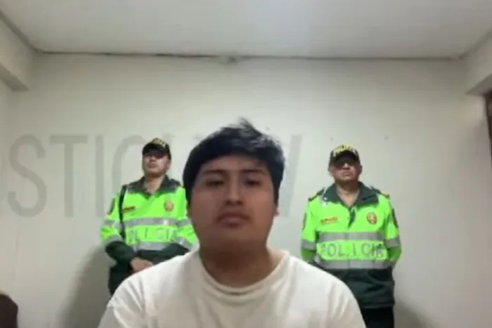 977523-peque-c3-b1o-20j