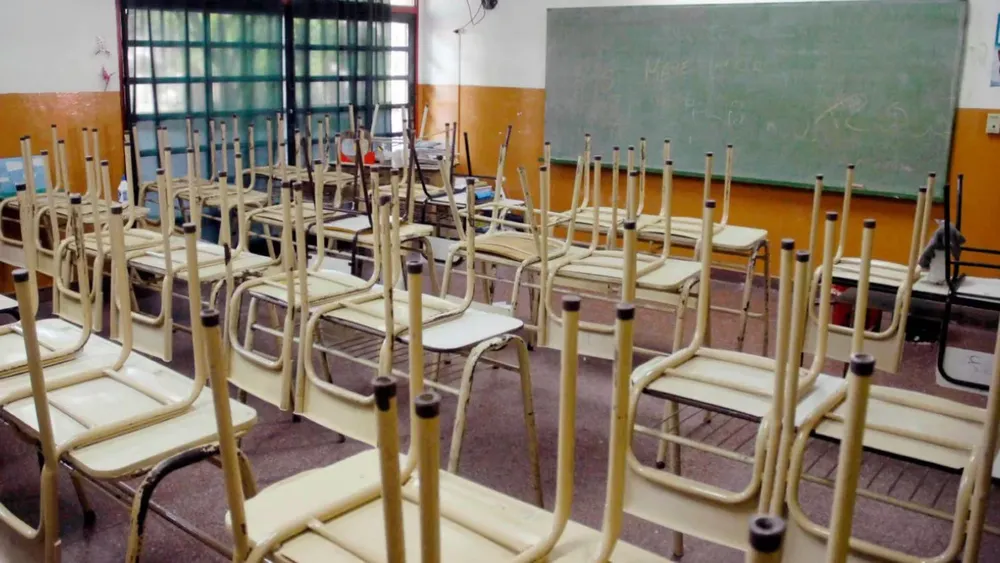 el-gobierno-siguio-el-acatamiento-del-paro-nacional-docente-y-advirtio-que-habra-sanciones-si-no-se-garantizo-el-servicio-minimo-de-clases-foto-na-37QZCU4R3NDDHD4F7F3C75STCA