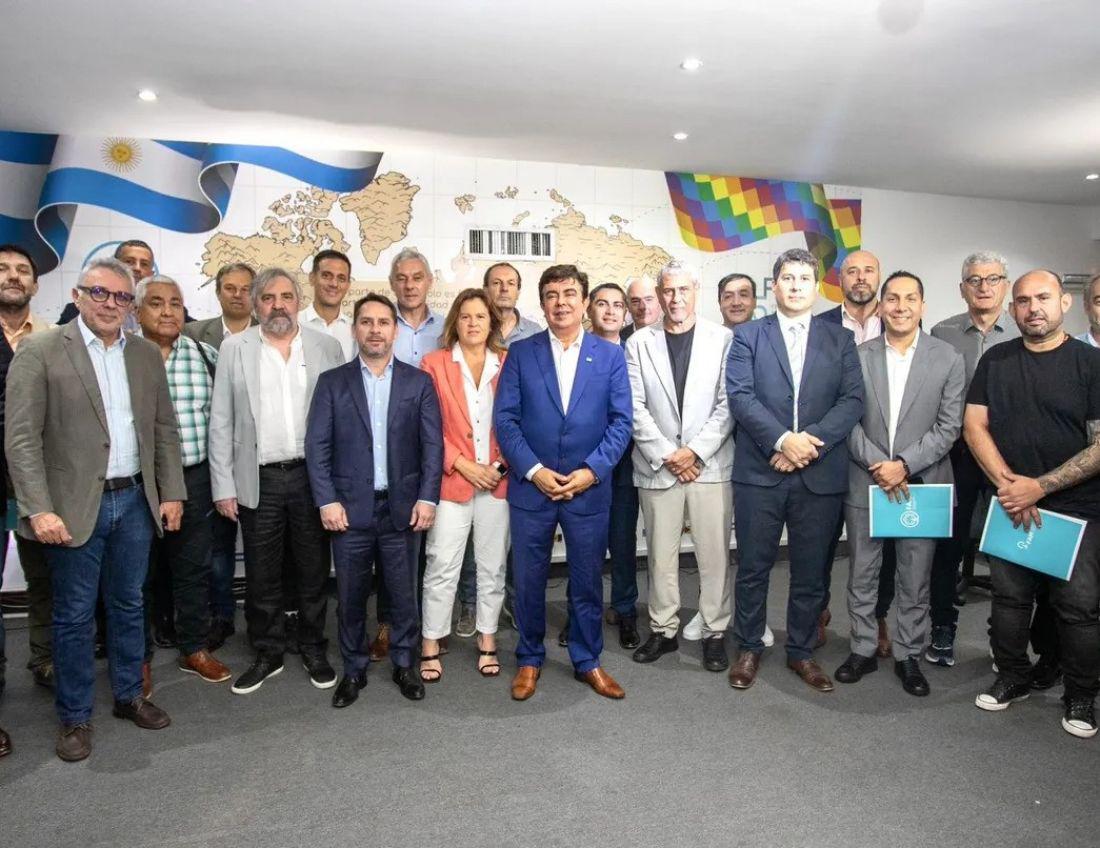 113226-mas-de-500-intendentes-del-pais-pidieron-declarar-inconstitucional-el-dnu