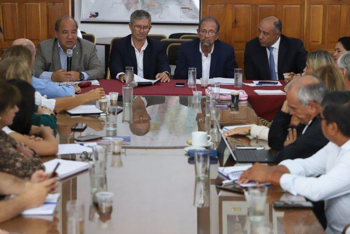 10969-el-ejecutivo-ingresara-a-la-lesgislatura-un-proyecto-para-declarar-la-emergencia-en-el-transporte