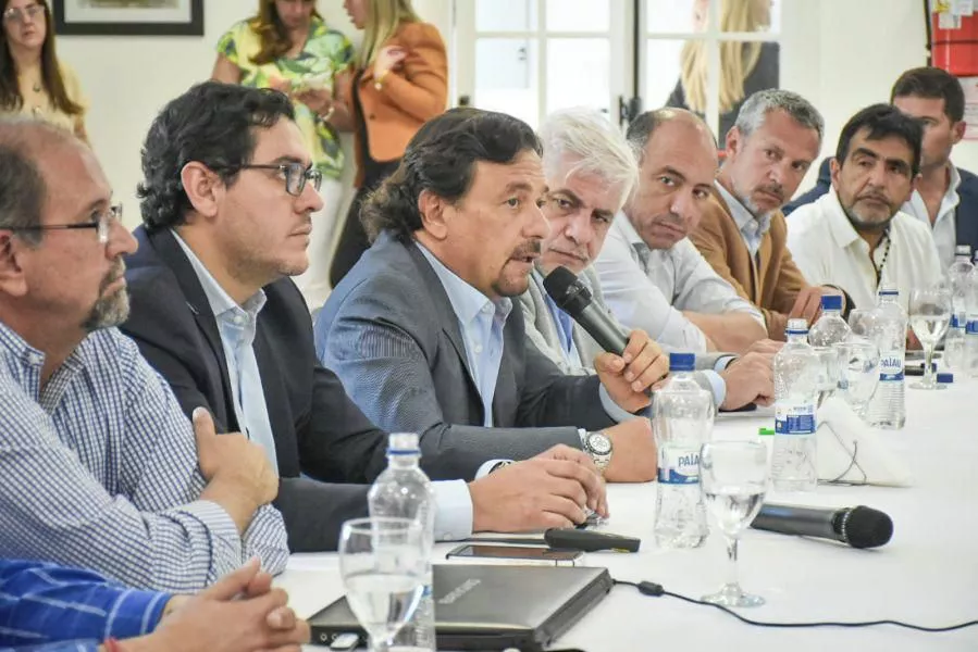 10334-presupuesto-2023-saenz-se-reune-con-intendentes-y-legisladores