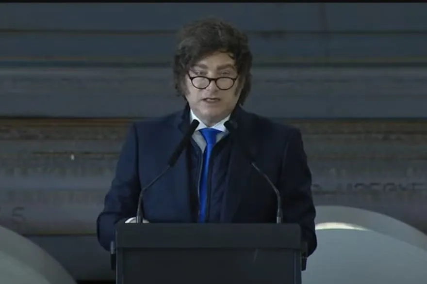 javier-milei-visito-una-empresa-y-pidio-por-una-OTH4DI7IA5AJDJEIJWS3TGFBQY