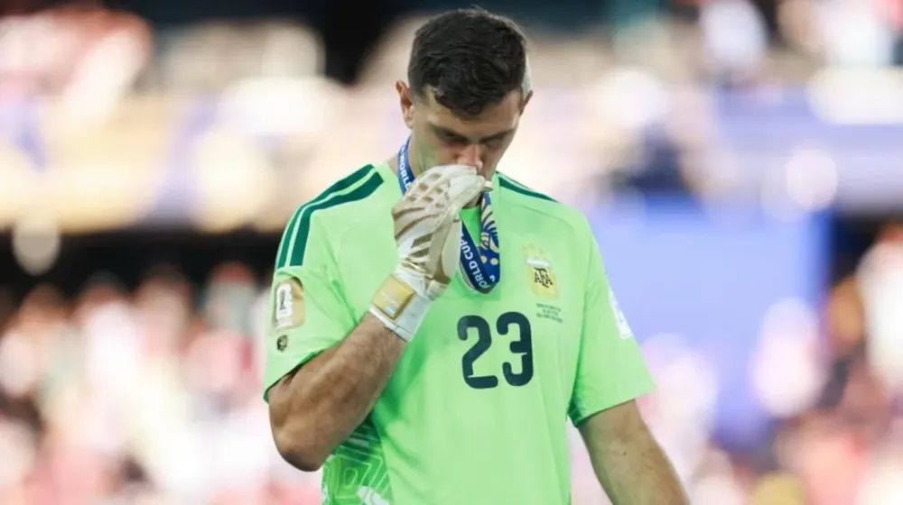 el-arquero-de-la-seleccion-argentina-rompio-el-silencio-luego-de-la-derrota-en-la-final-del-mundial-2026-foto-emimartinez26instagram-XIAXI3FRTRCRRNKGL4M2I76NRM