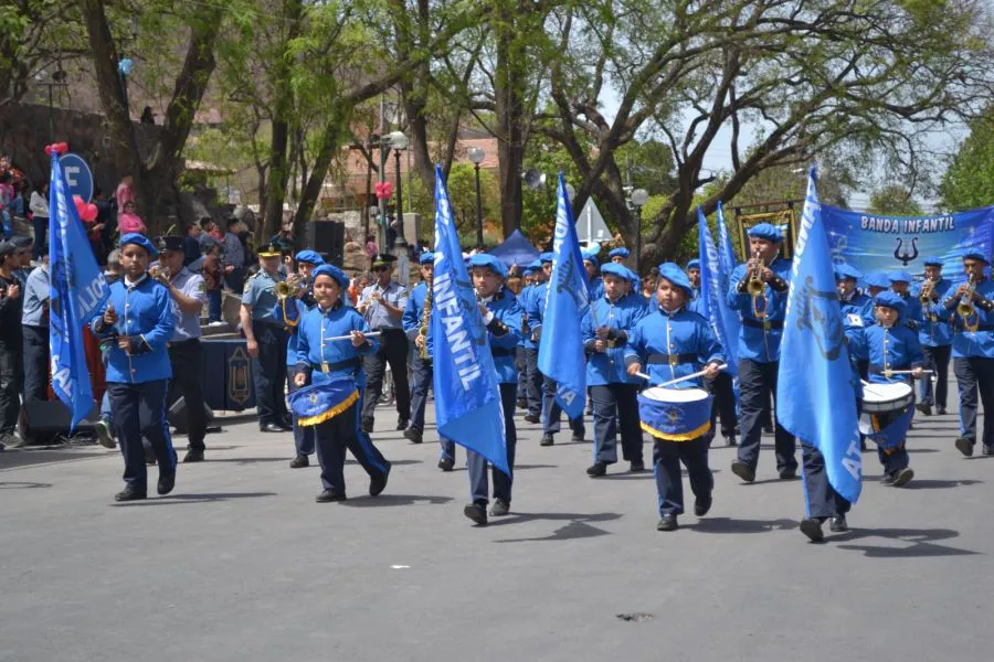4922-los-cuerpos-infantiles-de-la-policia-de-salta-celebraron-su-xxxiii-aniversario