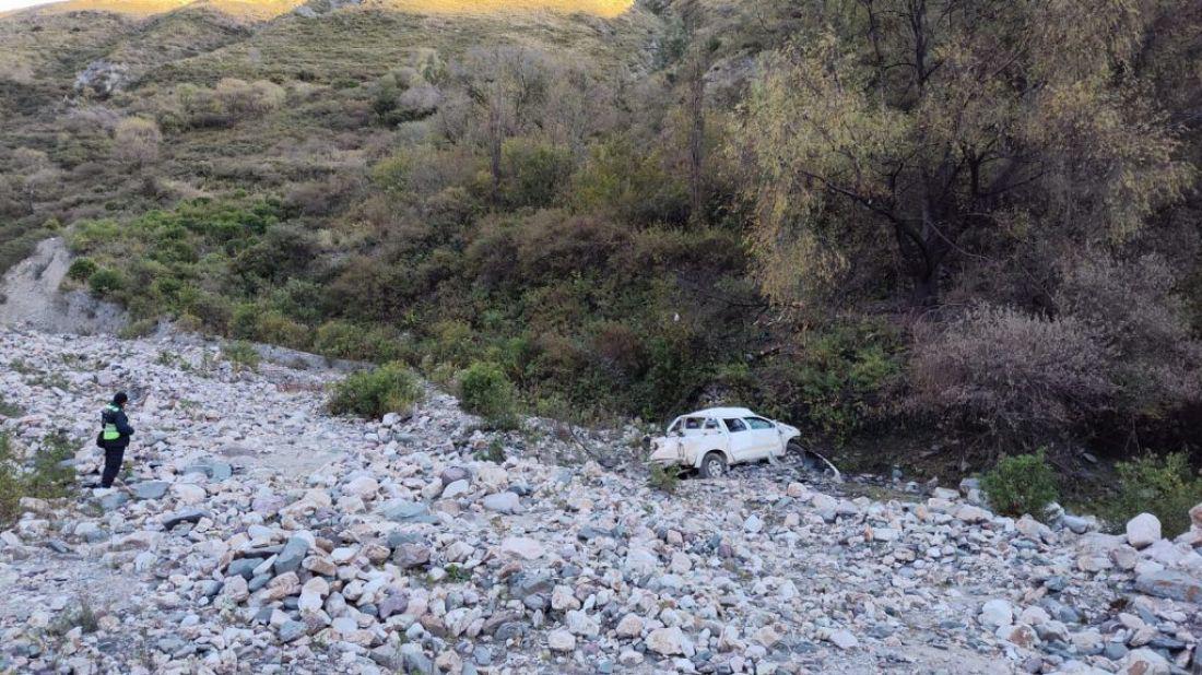 105963-una-camioneta-cayo-a-un-precipicio-en-un-paraje-saltenio-y-un-hombre-perdio-la-vida