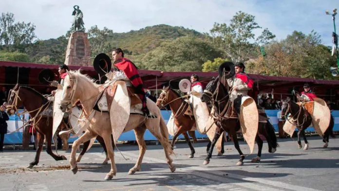 desfile-guemes-696x392