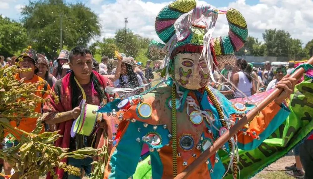 14403-trasladan-el-desentierro-nacional-del-carnaval-a-la-vecina-cerrillos