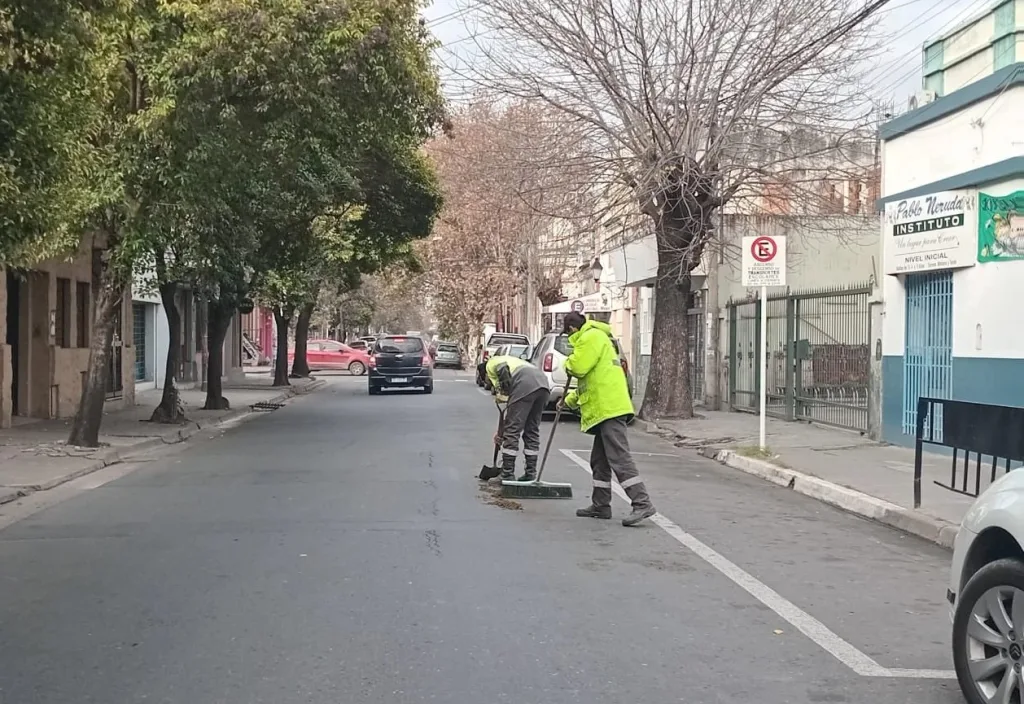recoleccion-de-residuos-y-barrido-de-calles-1024x704