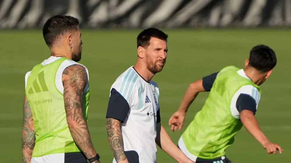 lionel-messi-en-la-practica-del-jueves-en-kansas-foto-reuters-RXC46X2JFVEBZOVYW7LHKDM2VU