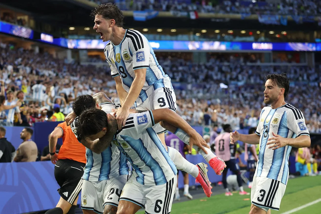argentinas-defender-06-lisandro-martinez-6TYKWRNLGJDK5K6LUSRKLO6AKA