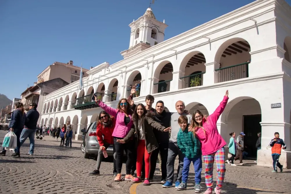 49181-turistas-gastaron-en-salta-unos-866-millones-durante-el-fin-de-semana-largo