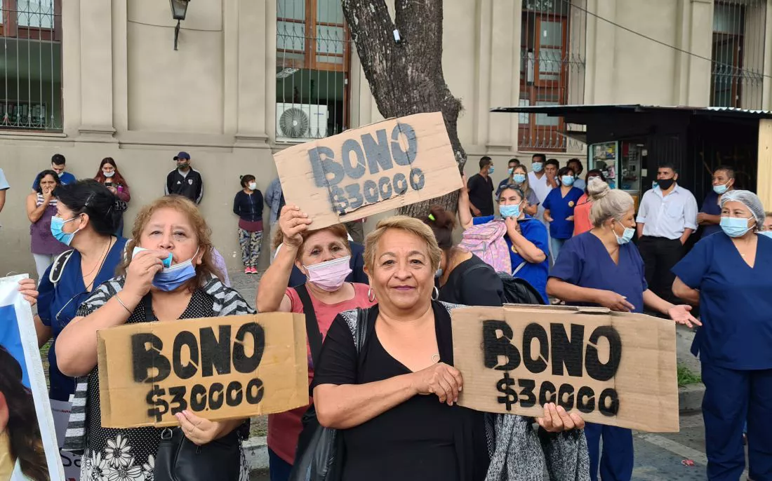 90227-este-jueves-el-gobierno-confirmara-si-pagara-bono-a-empleados-publicos-y-como