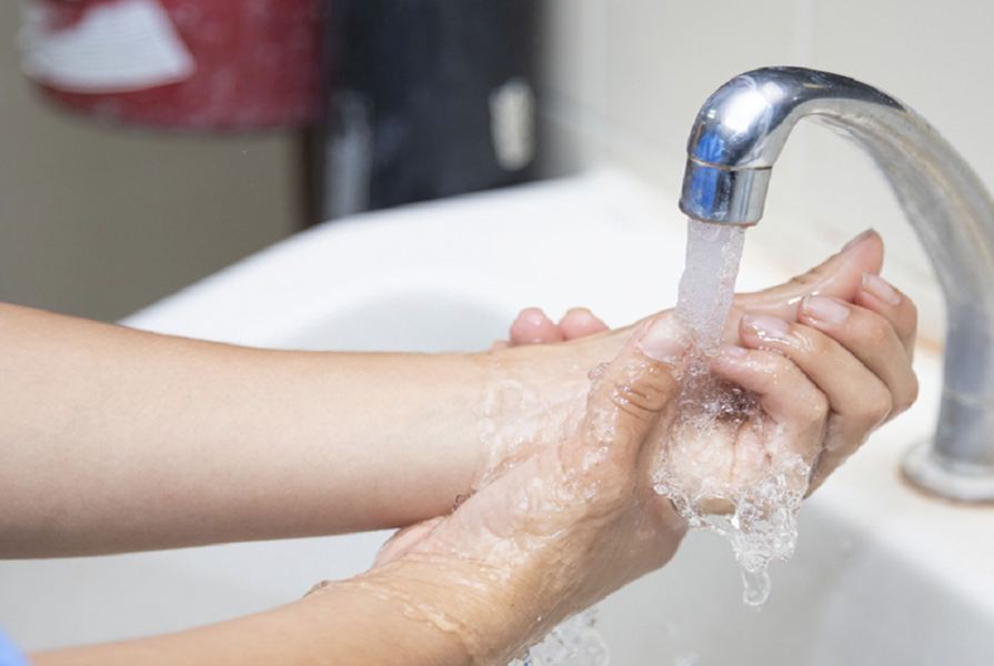 93838-el-ministerio-de-salud-publica-advierte-que-el-riesgo-de-contraer-covid-19-esta-presente