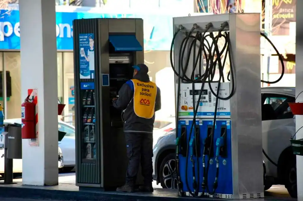 Neuquen-nafta-combustible-precios-foto-mati-subat-05