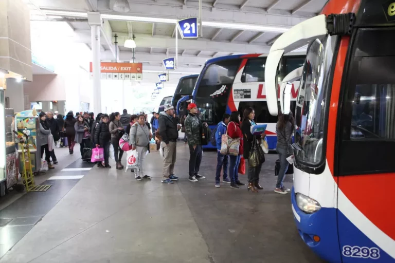 117071-piden-intervenir-para-frenar-el-aumento-del-boleto-de-colectivo-en-el-interior-de-salta-768x512