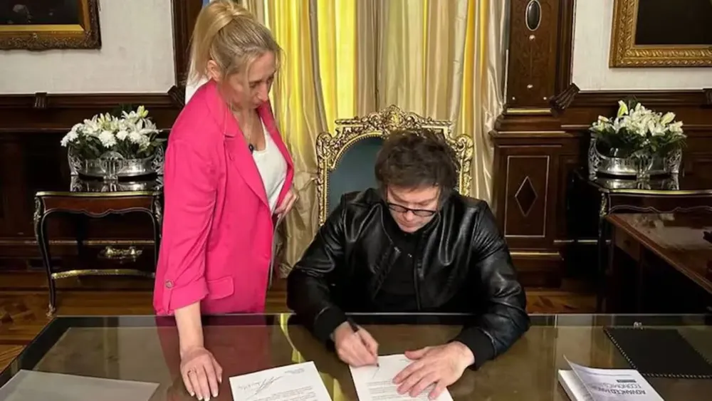 javier-milei-firma-en-las-proximas-horas-el-envio-del-acuerdo-ue-mercosur-al-congreso-foto-presdidencia-EJZWXJ7FCBBFXI3AZFJ5H2443A