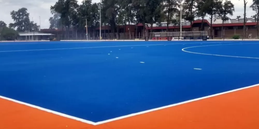 llega-cancha-hockey-agua-certificacion-global-elite