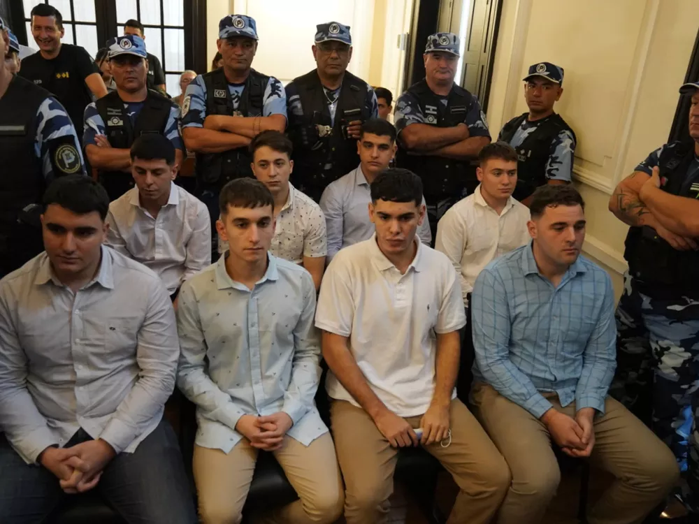 prision-perpetua-para-cinco-de___EWTx-oRVo_2000x1500__1