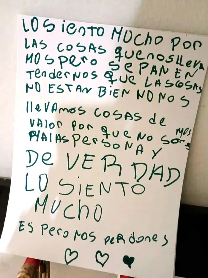 661063dd297b6_700_934!