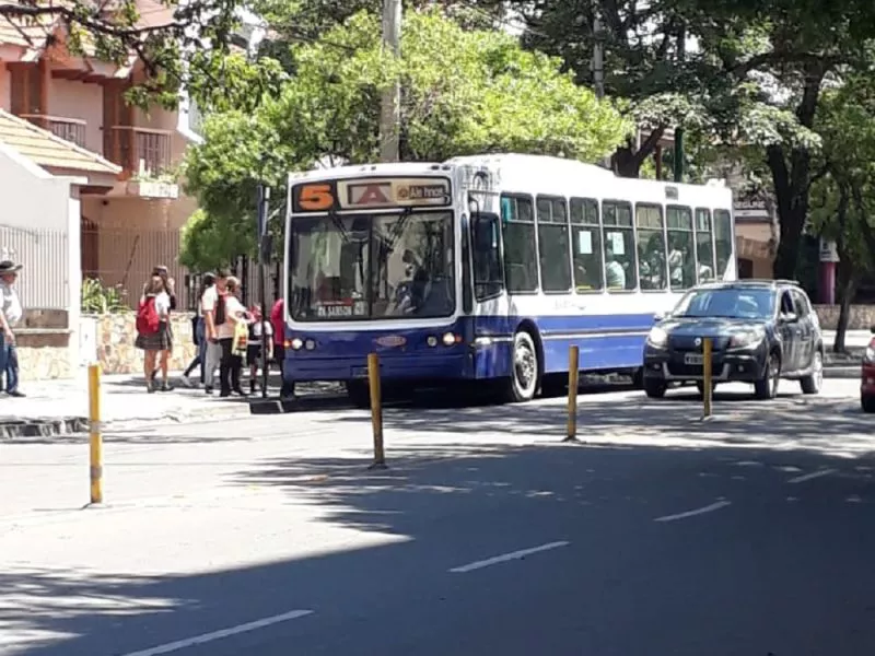 83080-servicio-de-colectivos-para-los-feriados-nacionales